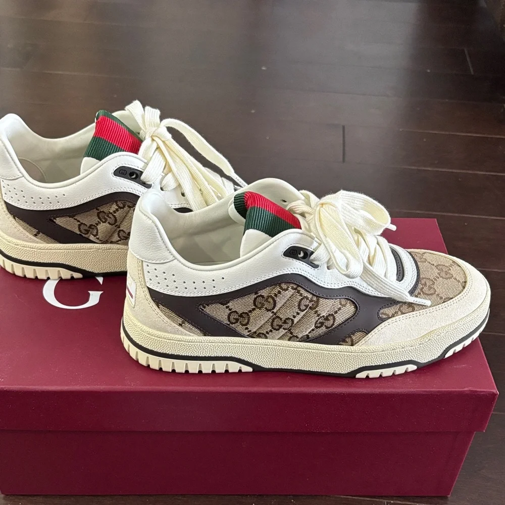 Gucci white and Brown Logo-Print Sneakers with Red & Green Detail